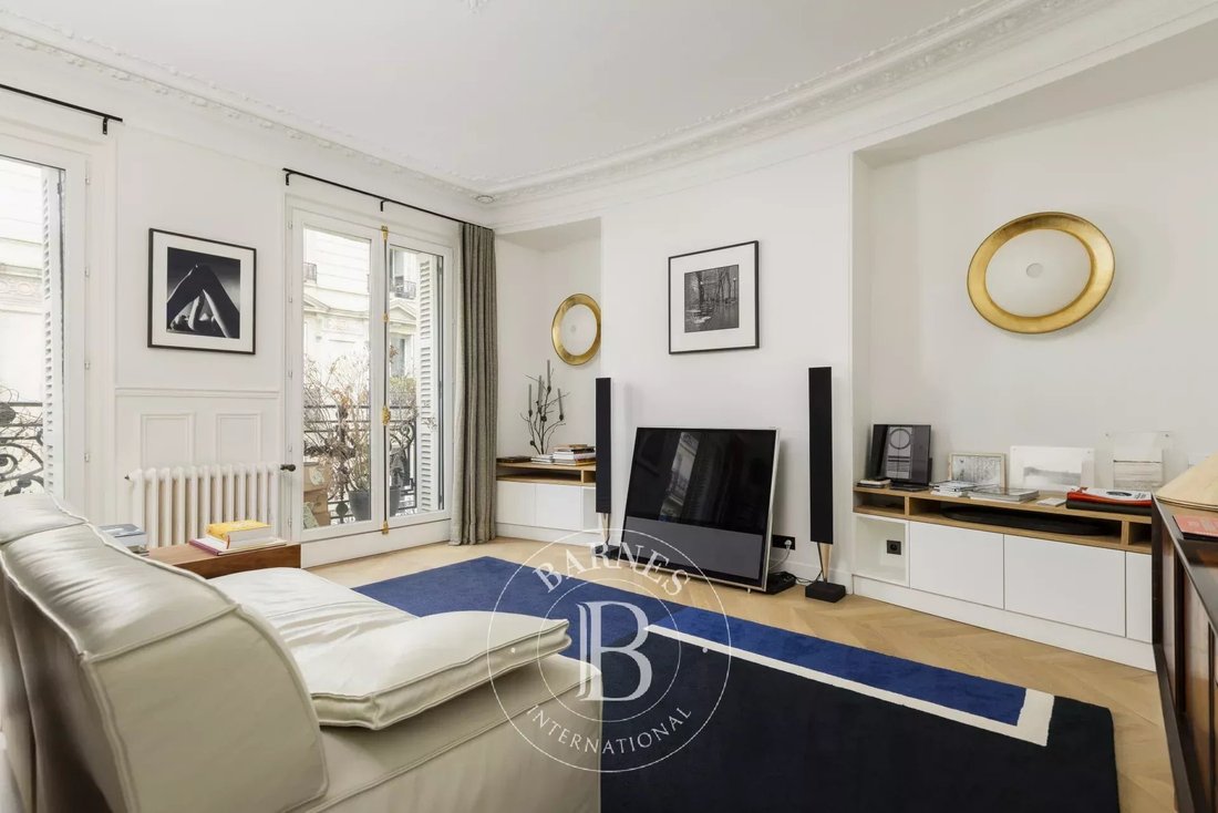 Apartment in Saint Germain des Prés, Paris 6e Arrondissement, Paris 5 - 18027406