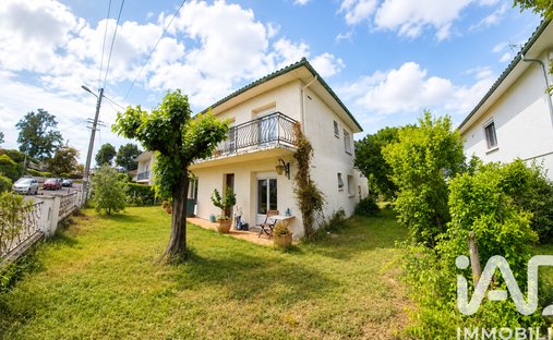 House in Le Monteil-Madran, Pessac, France 1