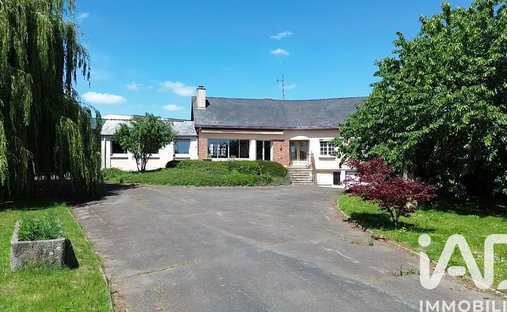 Casa a Les Fourches, Laval, Paesi della Loira 1