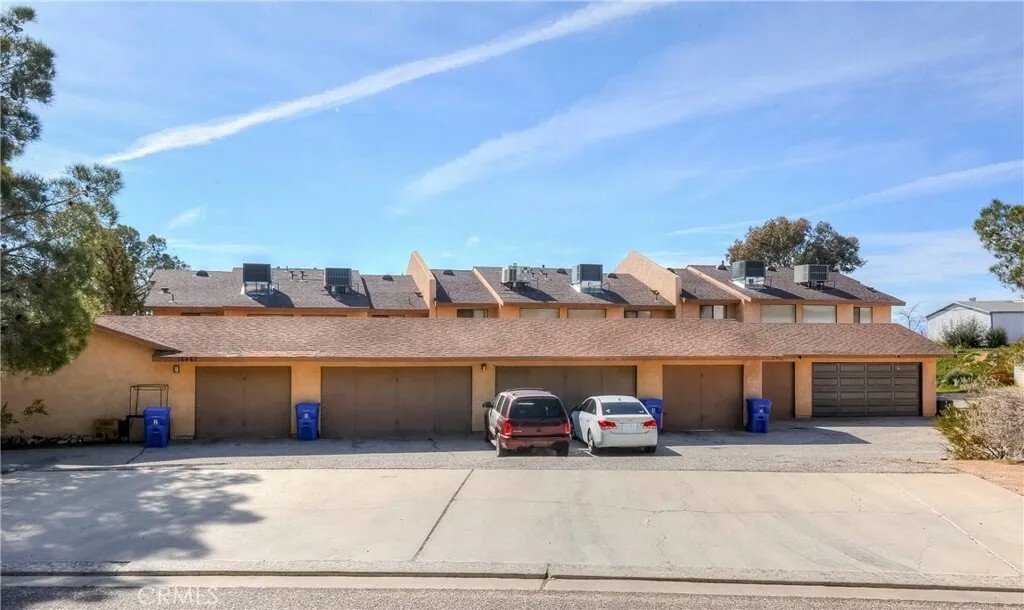 Apple Valley, California, United States 3 - 17401048