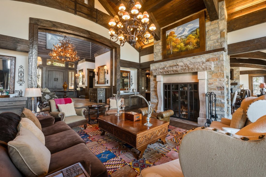 House in Mont-Tremblant, Quebec, Canada 2 - 18031104