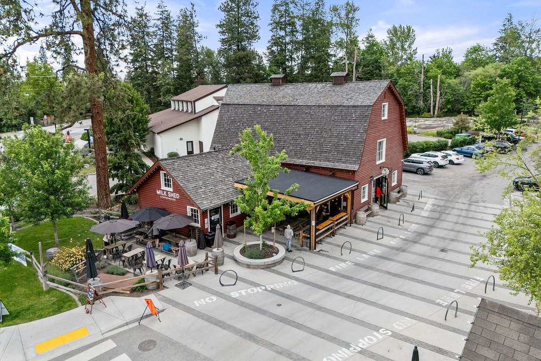 House in Kelowna, British Columbia, Canada 4 - 18030872