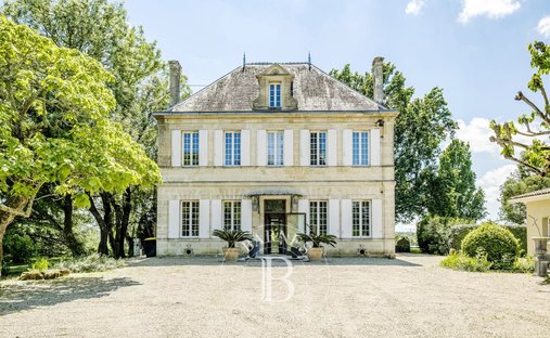 Estate in Le Plateau, Saint-Loubes, France 1