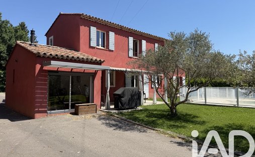 House in Sud Ouest, Pelissanne, France 1