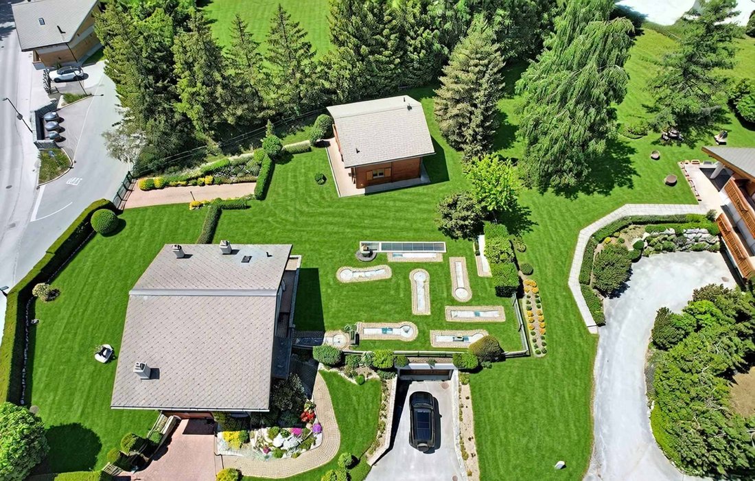 Chalet in Crans-Montana, Valais, Switzerland 3 - 17146175