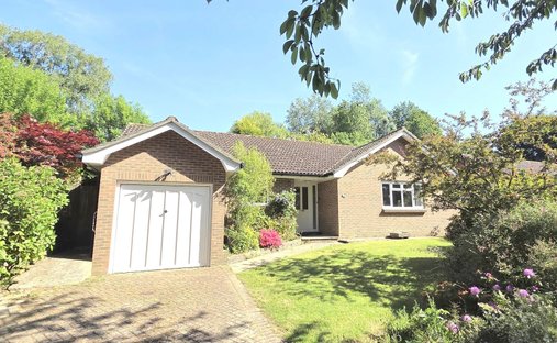 Bungalow in Lindfield, England 1