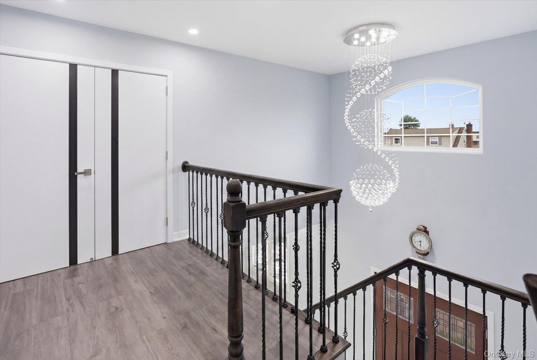 House in Levittown, New York, United States 5 - 18028331