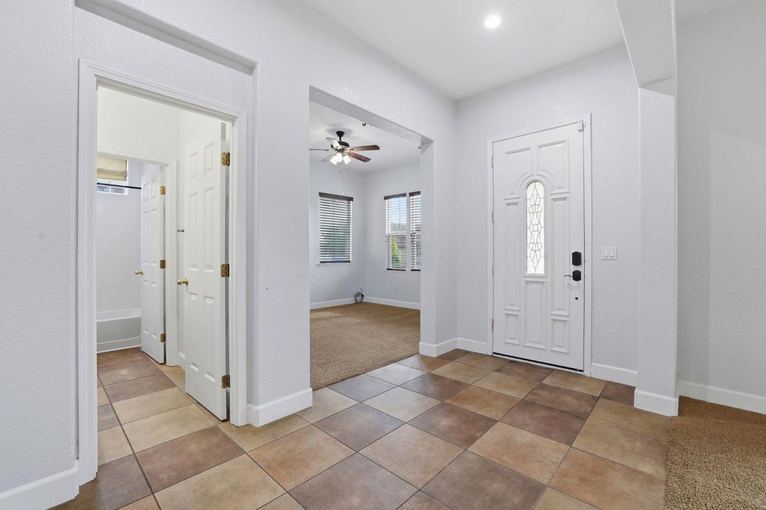 House in Elk Grove, California, United States 5 - 18031235