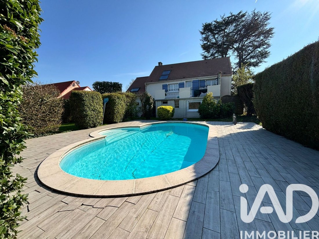 House in Magny-le-Hongre, Ile-de-France, France 1 - 18035829