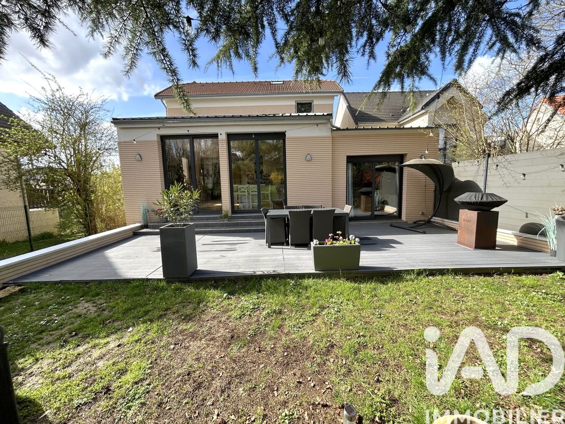 House in Sucy-en-Brie, Ile-de-France, France 3 - 18035527