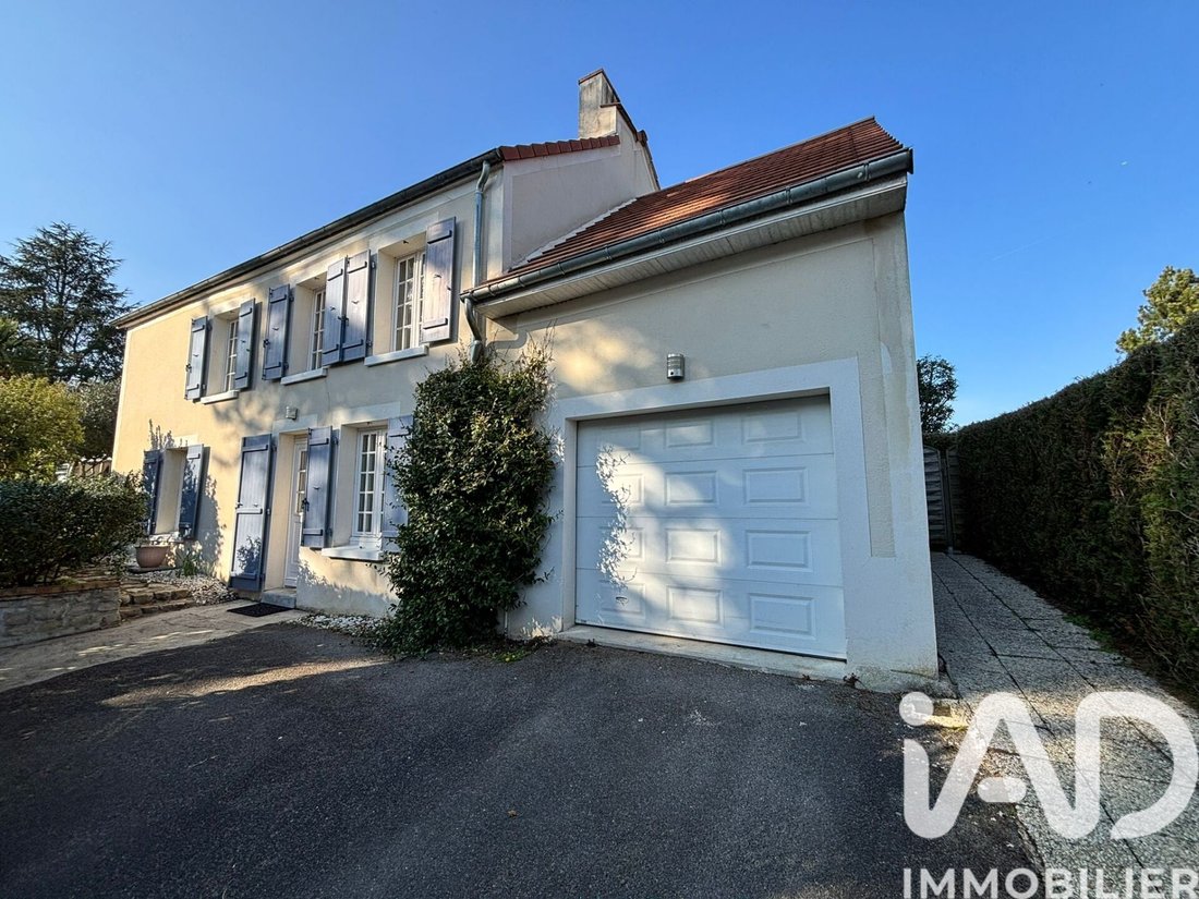 House in Magny-le-Hongre, Ile-de-France, France 3 - 18035829