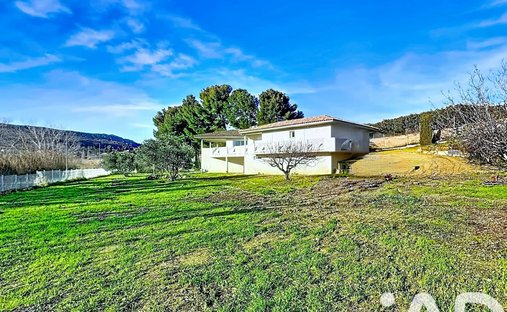 House in Étang de l'Olivier-Domaine de Sulauze, Istres, France 1