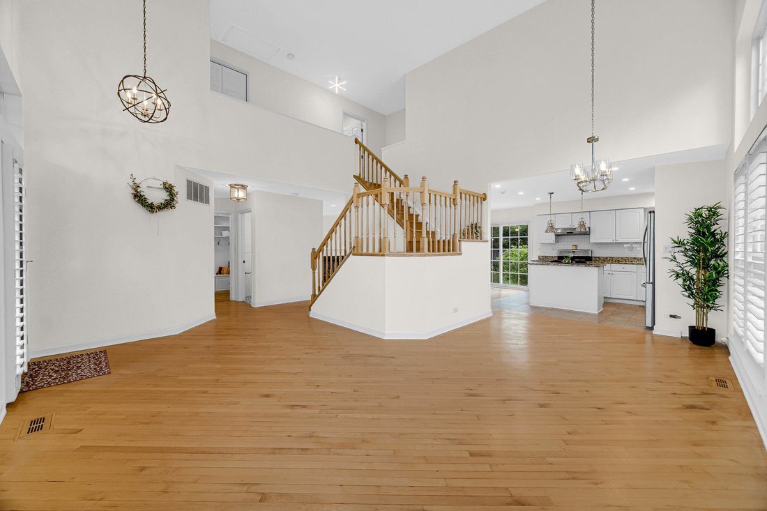 House in Buffalo Grove, Illinois, United States 3 - 17487971