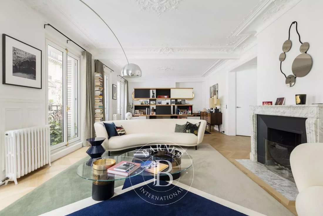 Apartment in Saint Germain des Prés, Paris 6e Arrondissement, Paris 2 - 18027406
