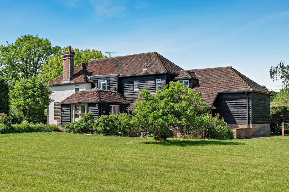 House in Henfield, England 1 - 17435564