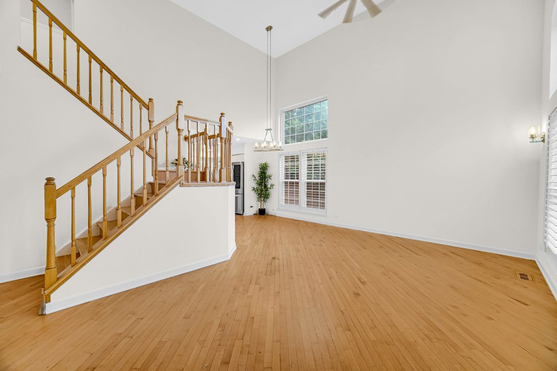 House in Buffalo Grove, Illinois, United States 2 - 17487971