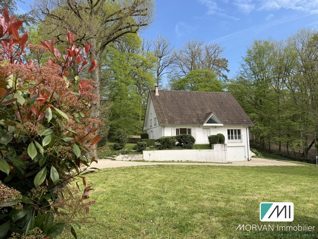 House in Les Essarts-le-Roi, Ile-de-France, France 1 - 18032606