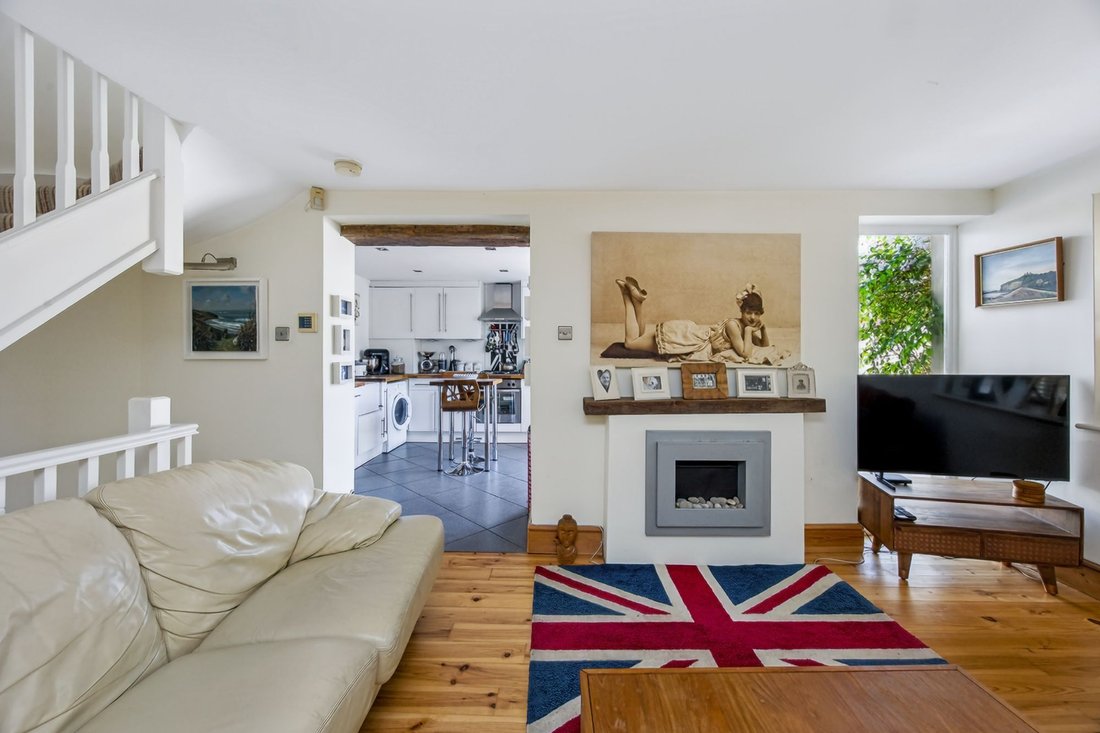 House in Storrington, England 4 - 18031066