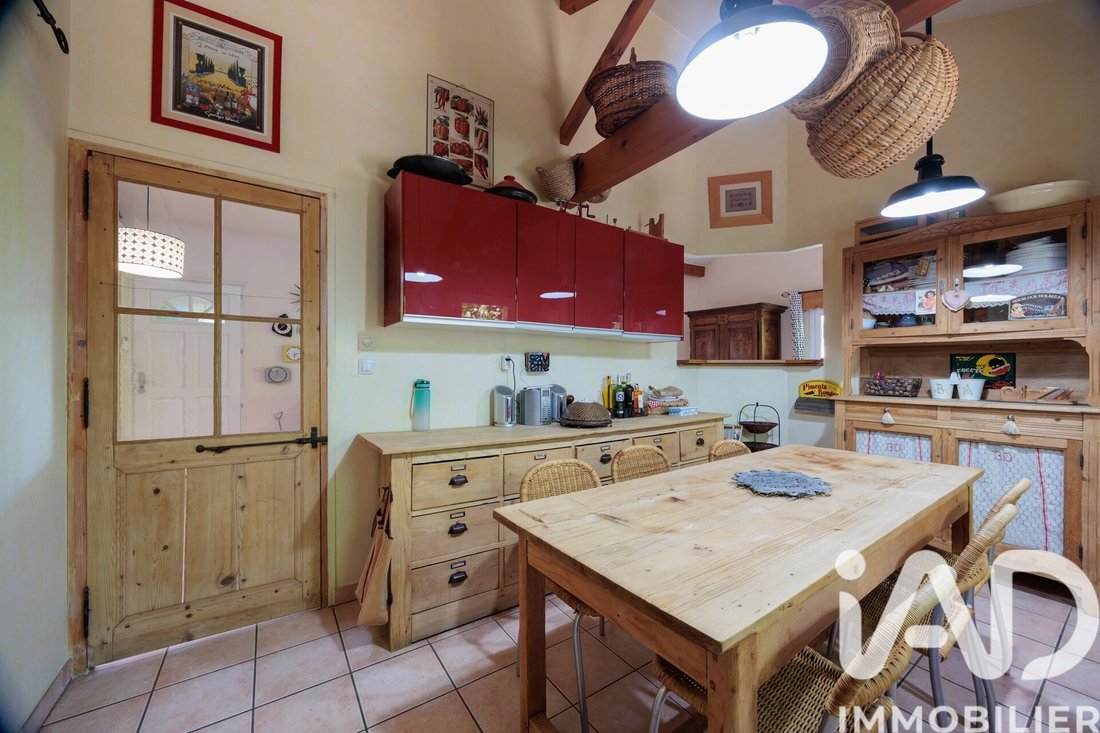 Casa a Saint-Genis-les-Ollières, Auvergne-Rodano-Alpi, Francia 5 - 18035395
