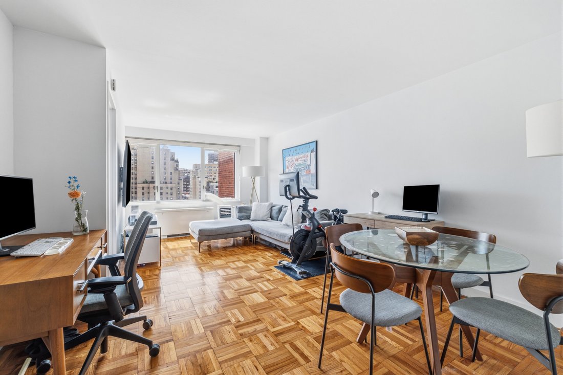 Co Op in New York, New York, United States 1 - 18032760