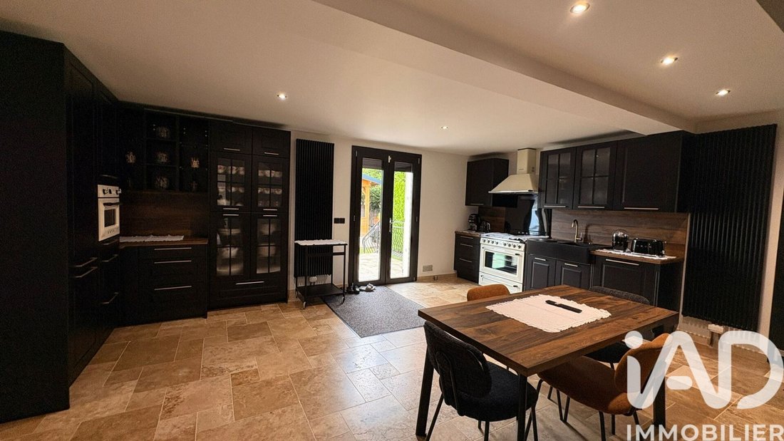 House in Montfermeil, Ile-de-France, France 3 - 18035541