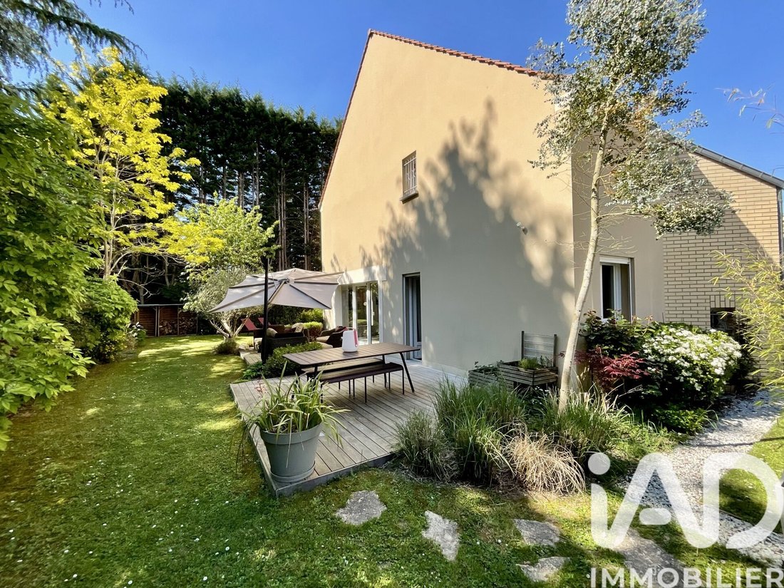 House in Toussus-le-Noble, Ile-de-France, France 1 - 18035495