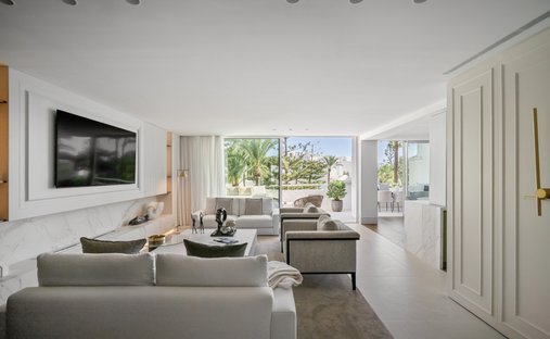 Penthouse in Golden Mile, Andalusia, Spain 1