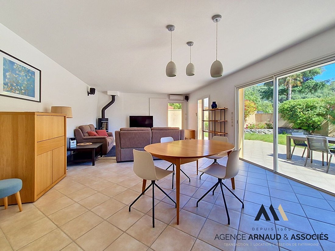 House in Saint-Cyr-sur-Mer, Provence-Alpes-Côte d'Azur, France 5 - 18029774