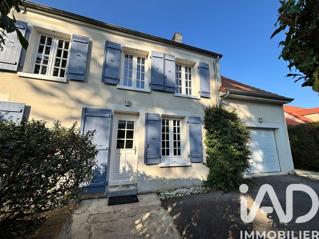 House in Magny-le-Hongre, Ile-de-France, France 2 - 18035829
