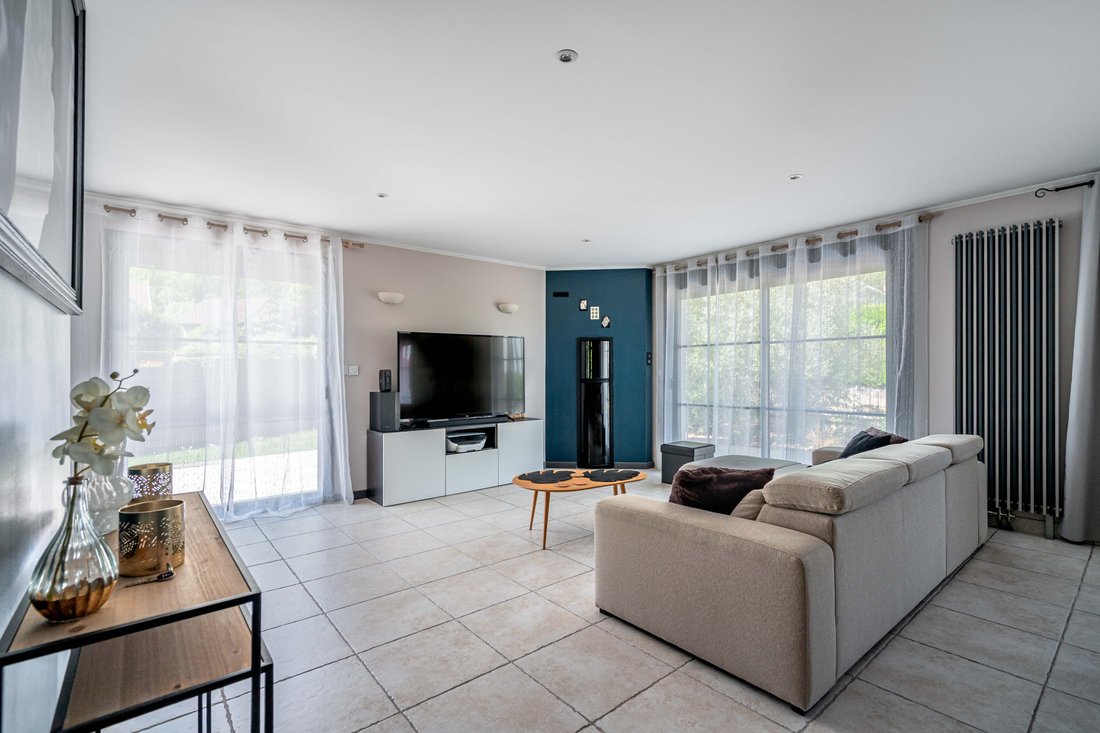 House in Maubec, Provence-Alpes-Côte d'Azur, France 5 - 18029669