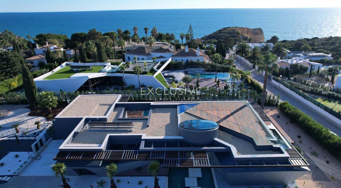Villa in Carvoeiro, Algarve, Portugal 1 - 15399035