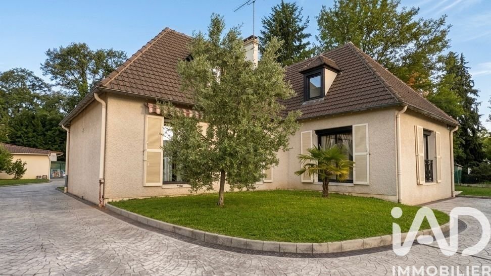House in Montfermeil, Ile-de-France, France 1 - 18035541