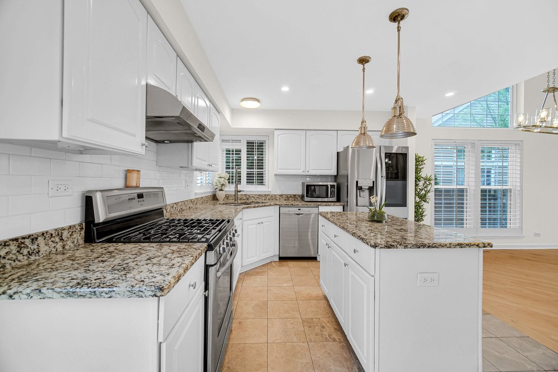 House in Buffalo Grove, Illinois, United States 5 - 17487971