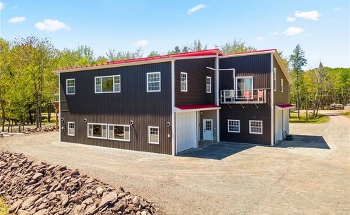 House in Maquapit Lake, New Brunswick, Canada 1