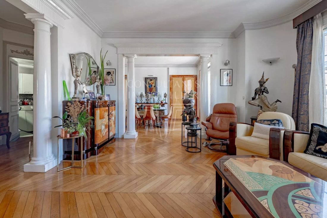 Apartment in Saint Philippe du Roule, Paris 8e Arrondissement, Paris 3 - 18027511
