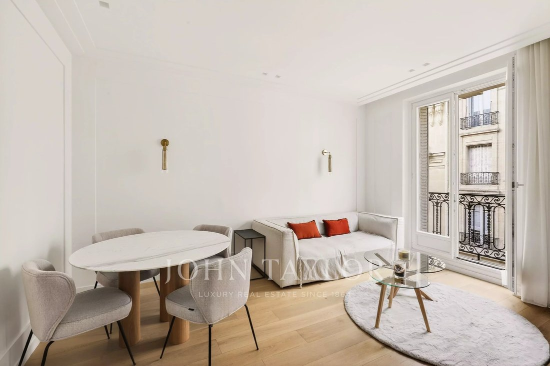 Apartment in Batignolles-Cardinet, Paris 17e Arrondissement, Paris 2 - 18027690