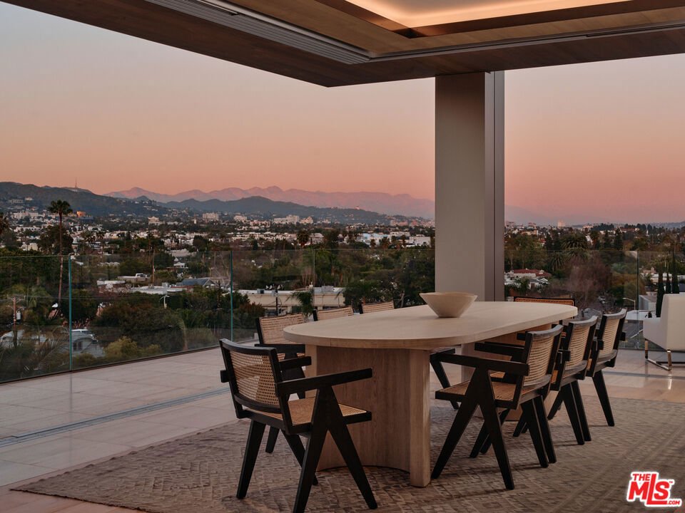 Condo in Los Angeles, California, United States 1 - 18028665