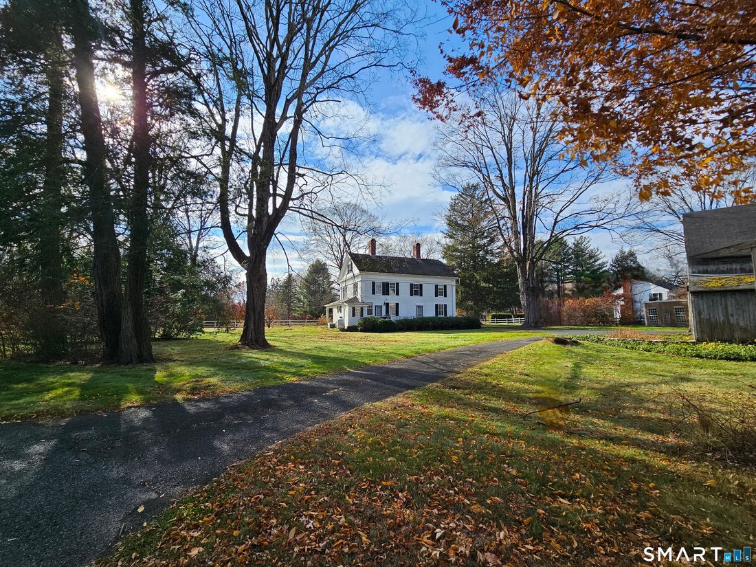 House in Woodbury, Connecticut, United States 4 - 18032988