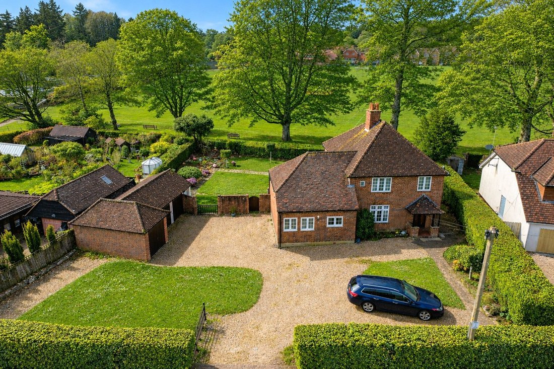 House in Churt, England 1 - 17485874