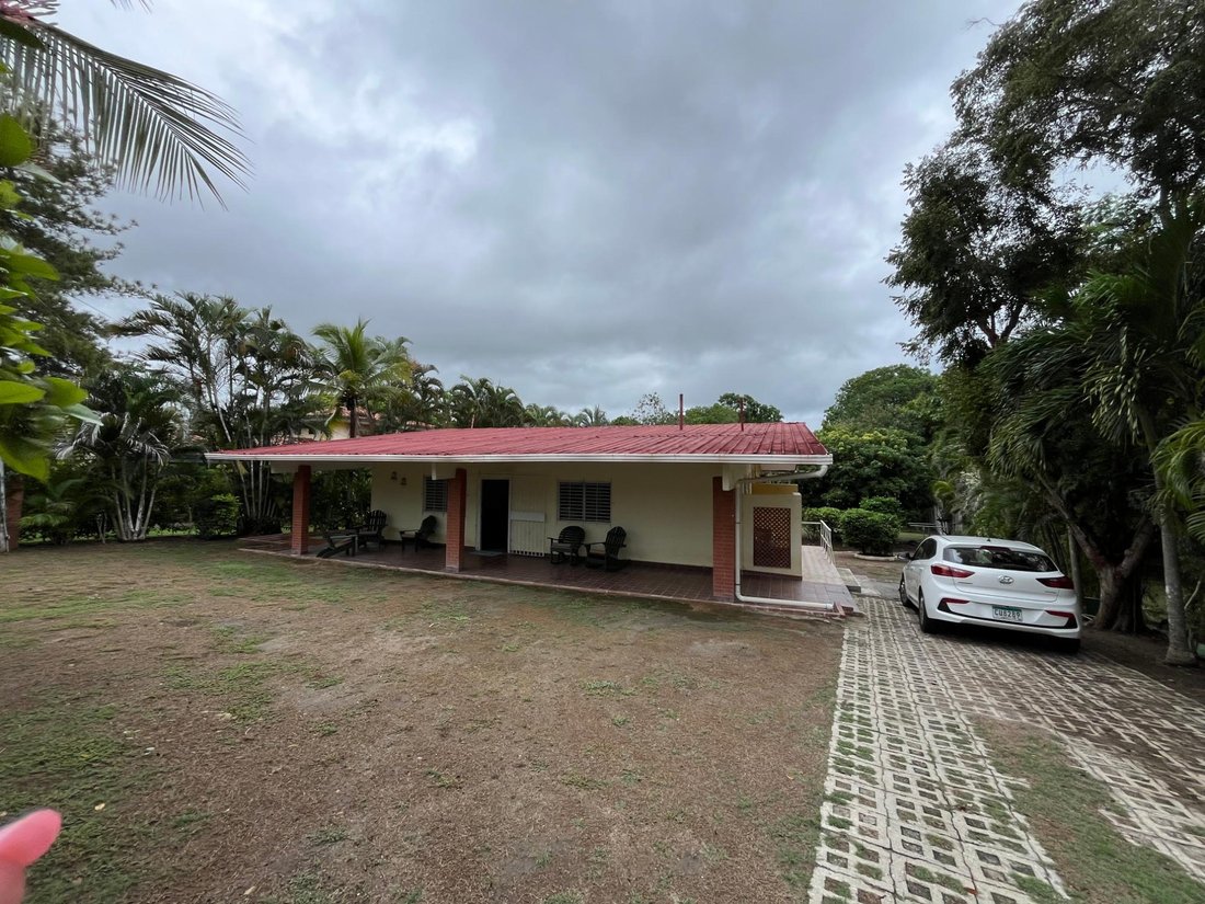 House in San Carlos District, Panama, Panama 2 - 18033254