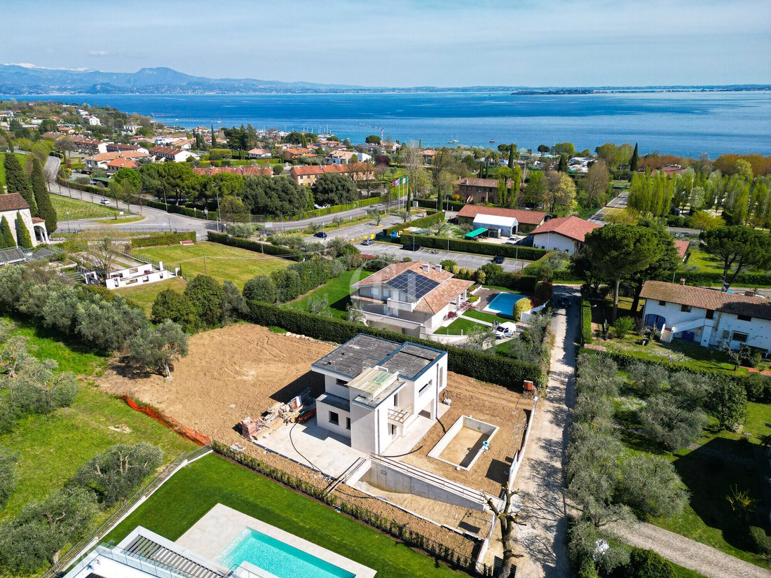 Villa in Moniga del Garda, Lombardy, Italy 2 - 18033310