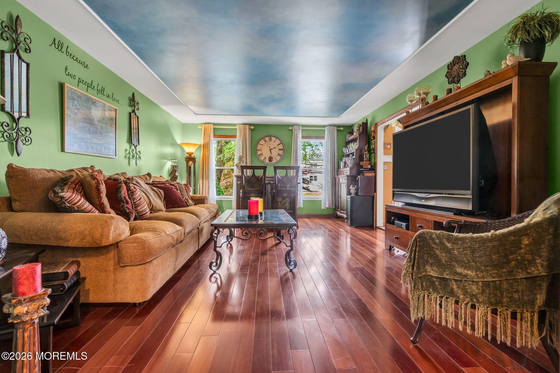 House in Marlboro Township, New Jersey, United States 4 - 18033034