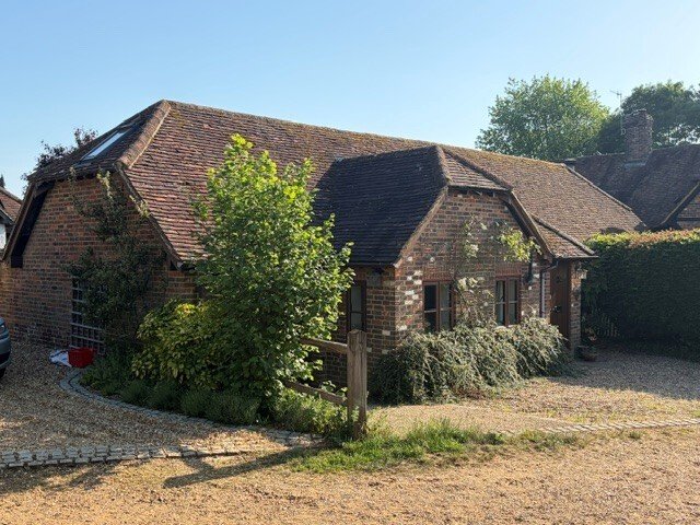 House in Wonersh, England 5 - 17396003