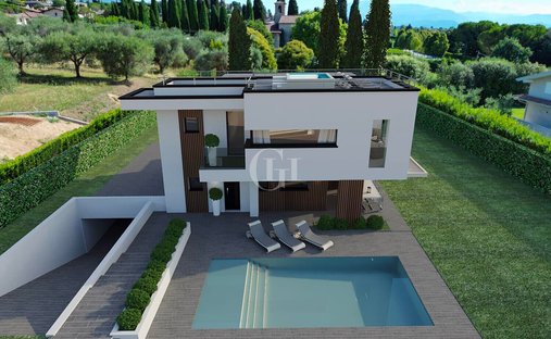 Villa in Moniga del Garda, Lombardy, Italy 1