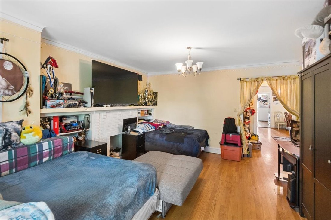 Chicago, Illinois, United States 3 - 18033430
