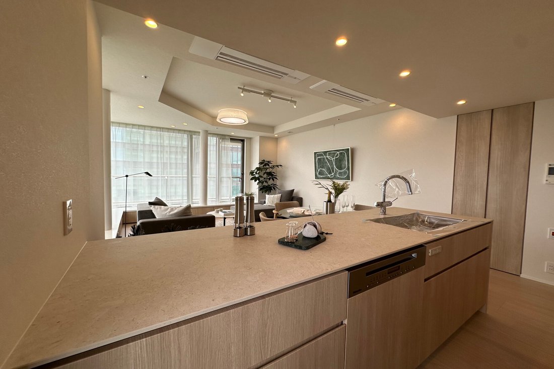Condo in Chiyoda City, Tokyo, Japan 2 - 18032871