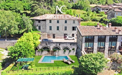 Country House in Gargnano, Lombardy, Italy 1