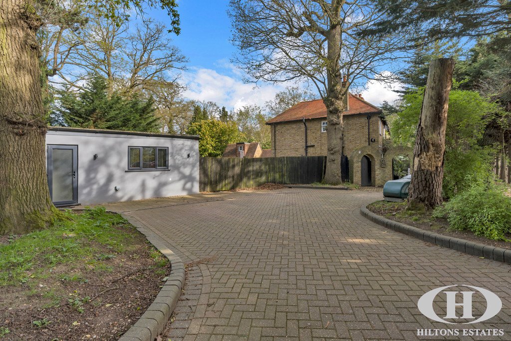 House in Langley Corner, Iver, England 3 - 18033087