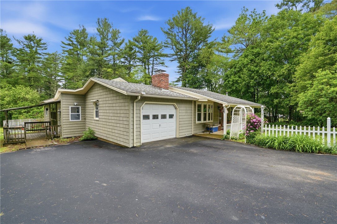 House in West Greenwich, Rhode Island, United States 3 - 18033189