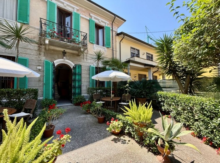 Villa in Historic Center, Viareggio, Tuscany 2 - 18025881